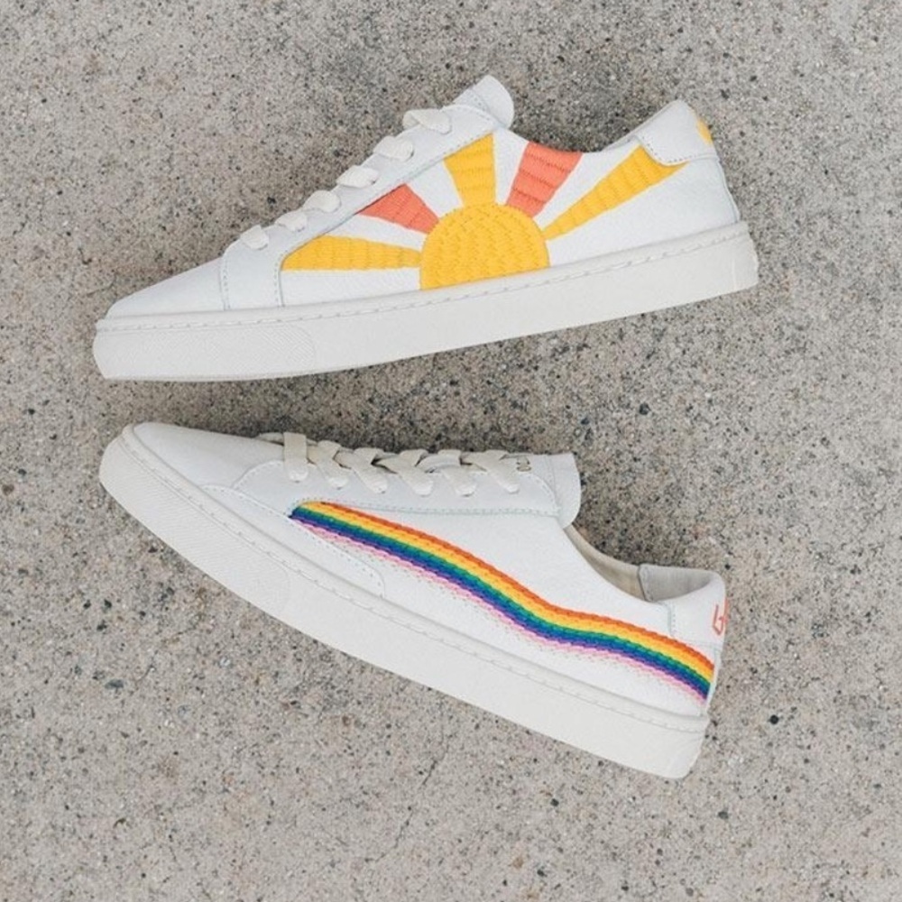 Soludos Women’s Rainbow Wave Sneaker size 9